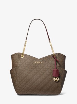 Jet Set Large Logo Shoulder Bag - Image 22