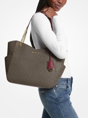 Jet Set Large Logo Shoulder Bag - Image 24