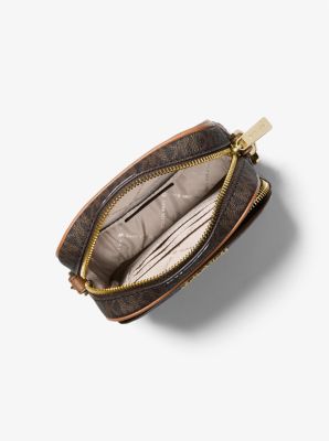 Jet Set Travel Medium Logo Crossbody Bag - Image 18